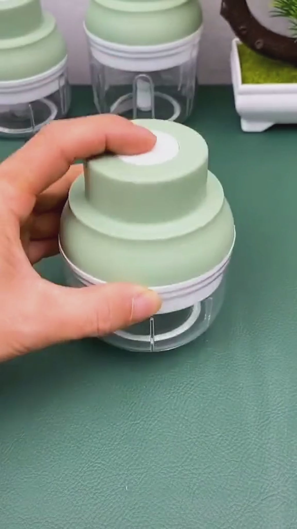 2026 New Mini Electric Food Chopper - Silent USB Charging, Compact Portable Garlic Chopper Kitchen Assistant