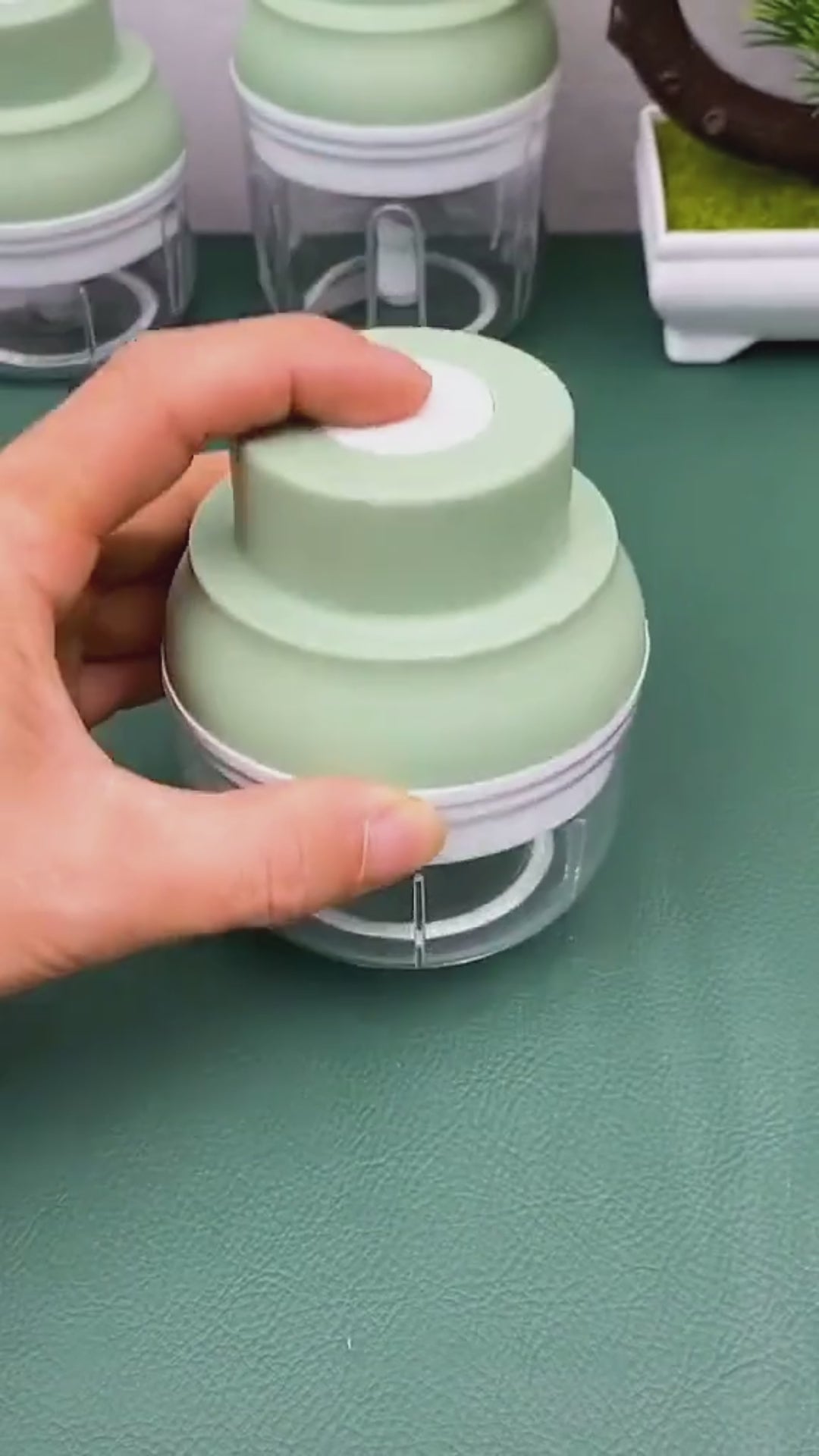 2026 New Mini Electric Food Chopper - Silent USB Charging, Compact Portable Garlic Chopper Kitchen Assistant
